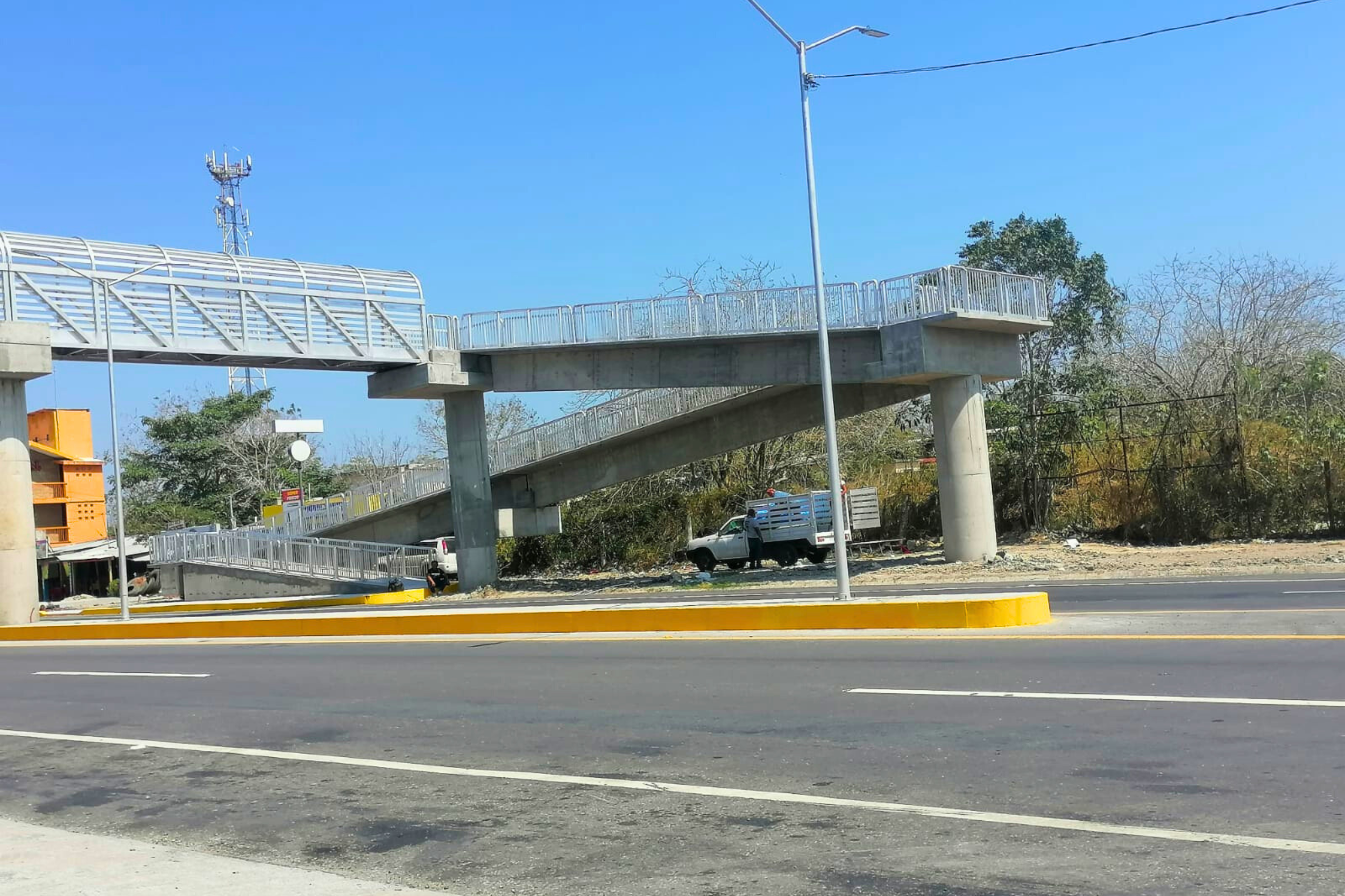 Construcción de puentes de aluminio