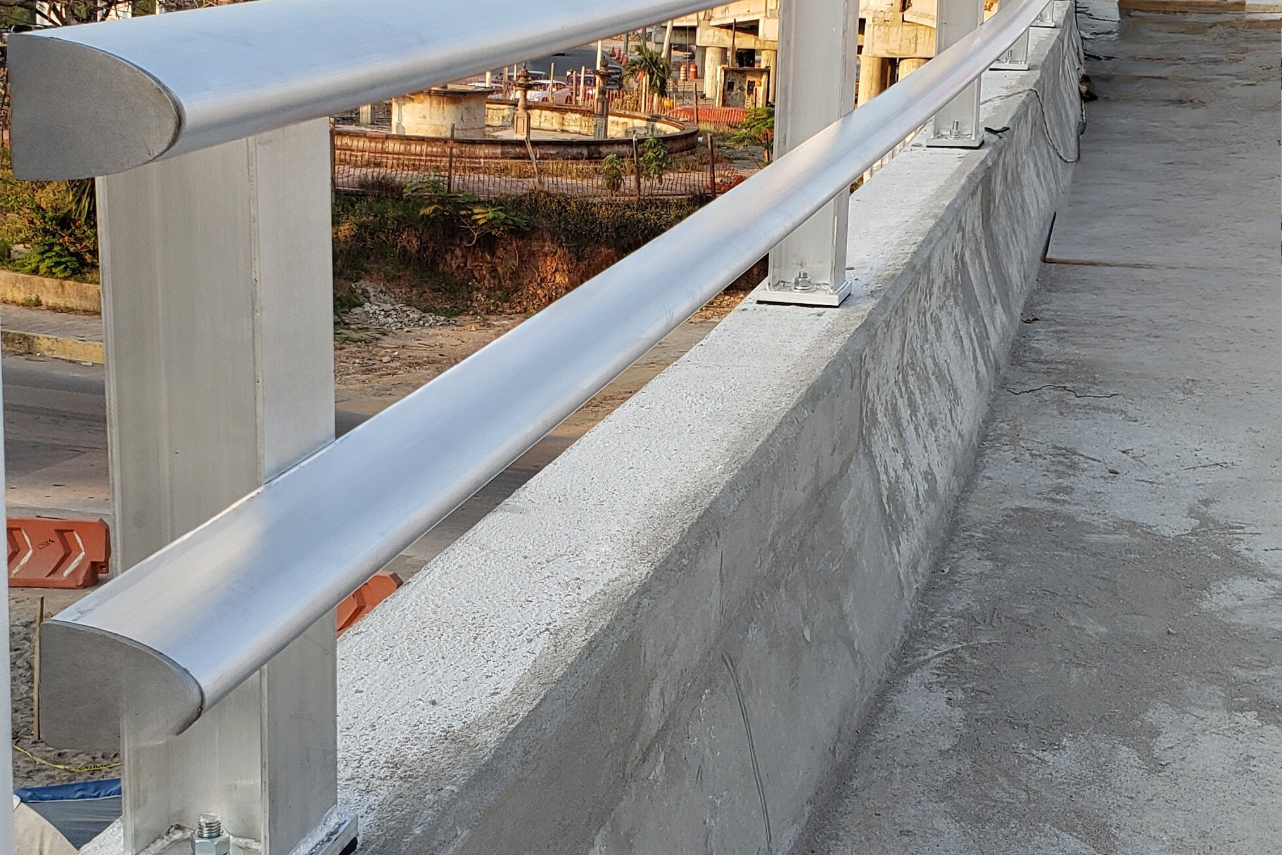 Parapeto vial de aluminio 6061-T6