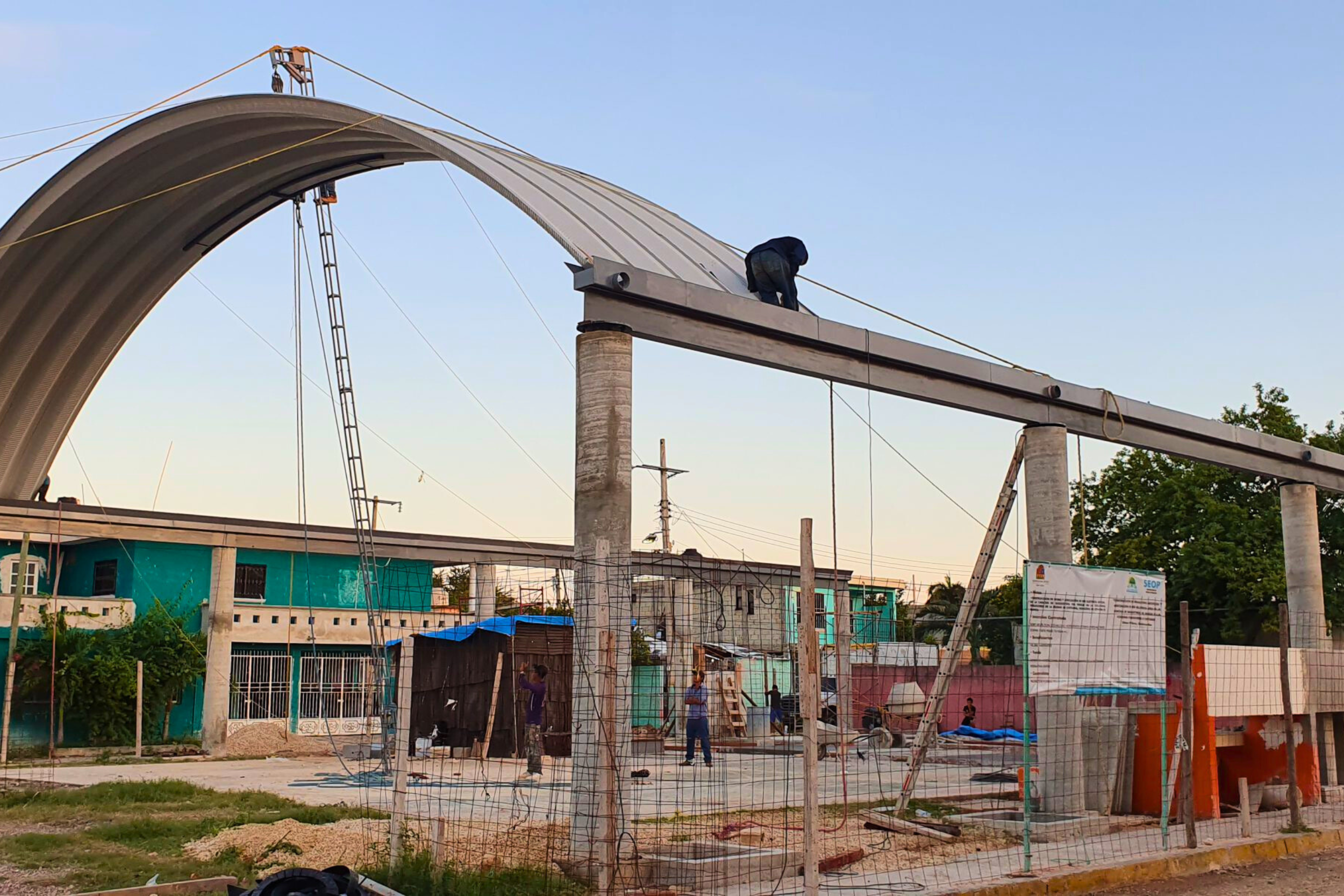 Solución en arcodomo para hangares y talleres